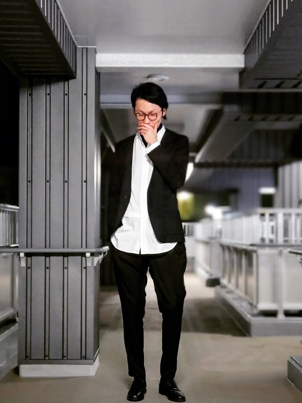 「フォーマル、春服みてみて、セットアップ、セットアップスタイル、ブラックセットアップ、メガネ男子、ootd」｜「MB×Adam et Ropeのアイテム（スラックス、ブラック系）」を使った、うーすけさん（メンズ・187cm）の春コーディネートの2枚目の写真