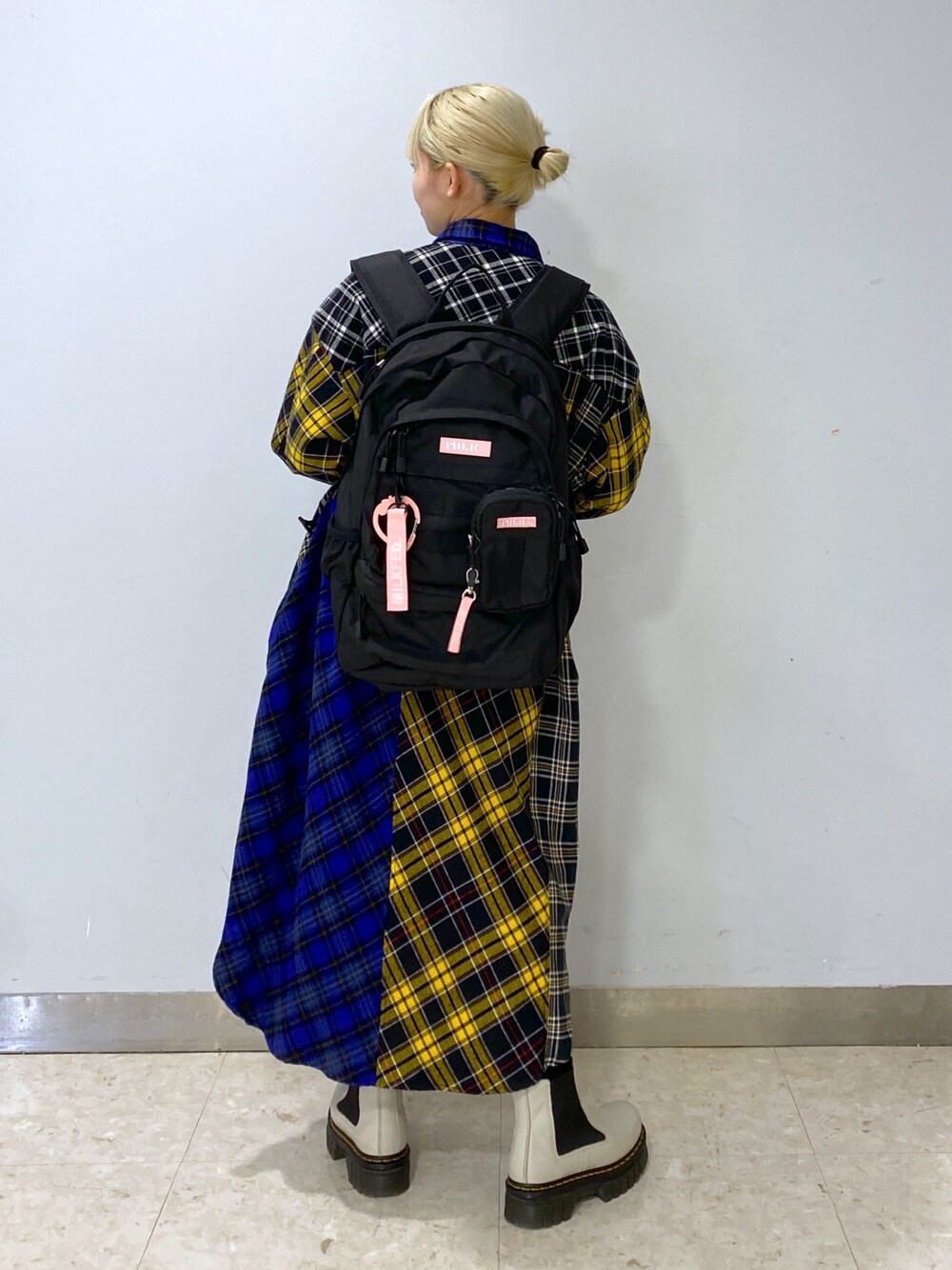 「お出かけコーデ、シンプルコーデ、休日スタイル、今日のコーデ、低身長コーデ、ootd、ゆったりコーデ、ワンピース、チェック、MILKFED.」｜「MILKFED.のPLAID PATCHWORK SHIRT DRESS（シャツワンピース、ブラック系）」を使った、ちさん（レディース・152cm）の冬コーディネートの1枚目の写真