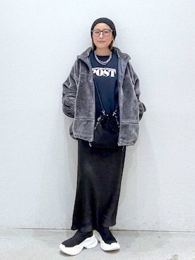 「LEPSIM（レプシィム）のストレッチサテンスカート　497324（スカート）」を使った、hiromiさん（レディース・158cm）の秋コーディネート