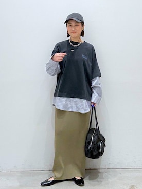 「LEPSIM（レプシィム）の14ゲージニットナロースカート　242468（スカート、ブラック系）」を使った、hiromiさん（レディース・158cm）の春コーディネート