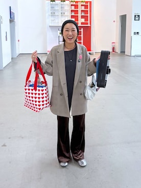 「アイテム（バッジ）」を使った、hiromiさん（レディース・158cm）の秋コーディネート
