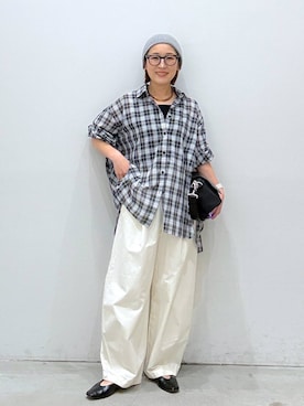 「LEPSIM（レプシィム）の【お気に入り登録数3万突破】【500mlペットボトルも入る】フラップボディバッグ　574895（ショルダーバッグ、ブラック系）」を使った、hiromiさん（レディース・158cm）の春コーディネート