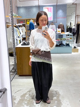 「LEPSIM（レプシィム）の裾ボタンイージーパンツ　639318（その他パンツ、グレー系）」を使った、hiromiさん（レディース・158cm）の夏コーディネート