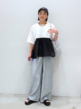 「LEPSIM（レプシィム）のワッシャーサテンパンツ　491049（その他パンツ、グレー系）」を使った、hiromiさん（レディース・158cm）の春コーディネート