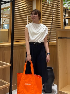 「URBAN RESEARCH ROSSO（アーバンリサーチロッソ）のトリアセ混ドレープネックカットソー（Tシャツ/カットソー、ホワイト系）」を使った、kotoneさん（レディース・165cm）の夏コーディネート