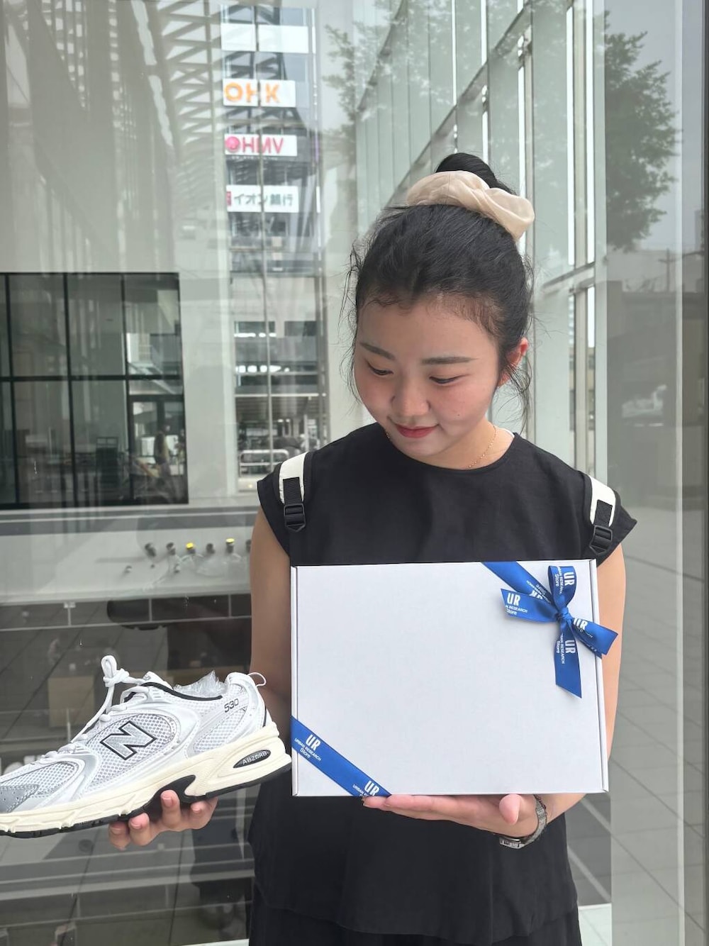 「スニーカー、セットアップ、かぐれ、プレゼント、リネン、大学生、通学コーデ、大学生コーデ、父の日、梅雨コーデ、暑い、やや暑い、とても暑い、リネン着こなし術、父に日に、ありがとうを贈ろう。」｜「EKALのEASY DAYPACK（バックパック/リュック、ホワイト系）」を使った、kotone040817さん（レディース・165cm）の夏コーディネートの1枚目の写真