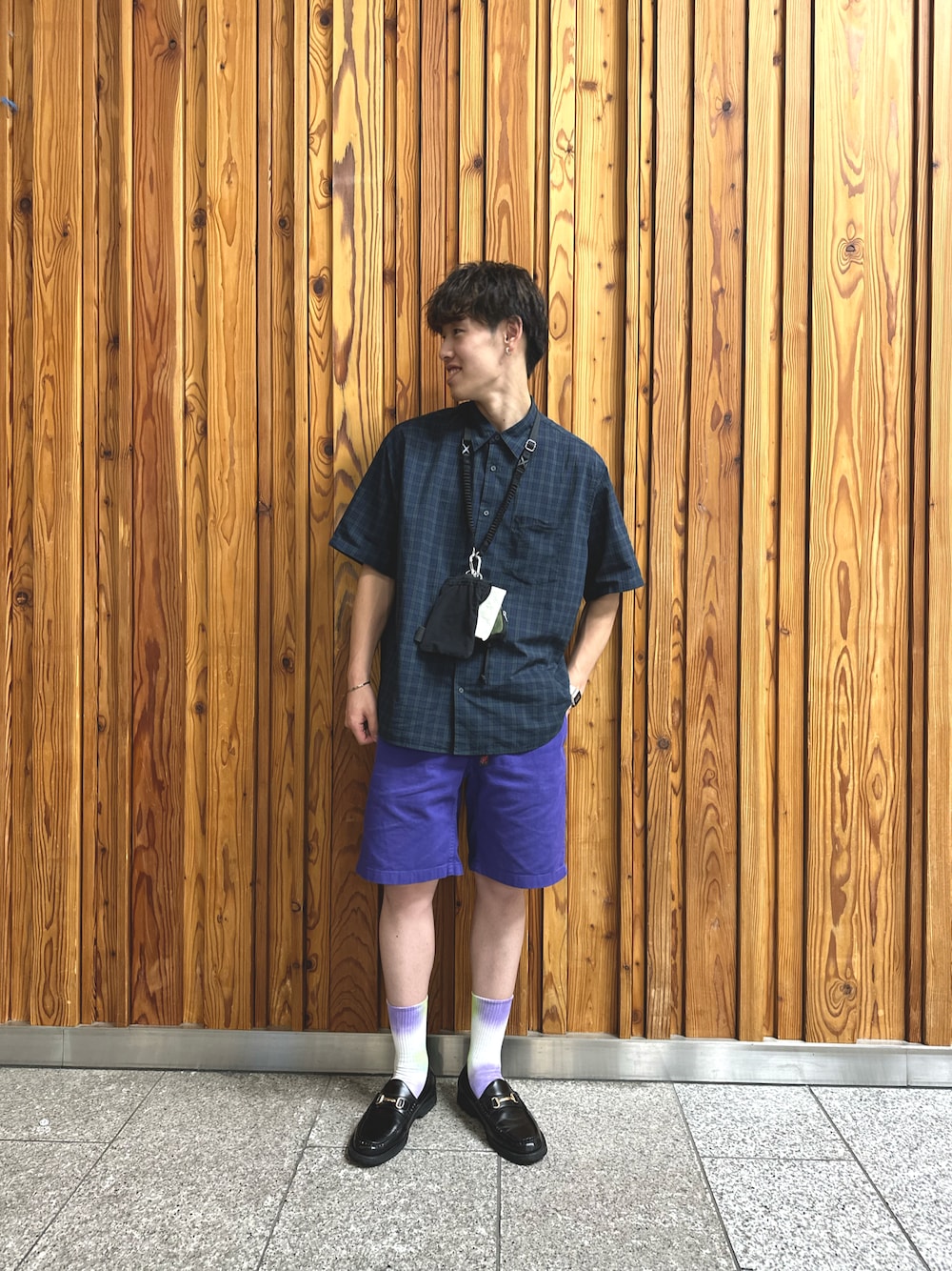 「このスタイルがお気に入り、休日コーデ、ショートパンツ、ショートパンツスタイル、夏と言ったらショートパンツ、カジュアルコーデ、コインローファー、チェックシャツ、ストリートコーデ、ストリートMIX、ストリート服が好き、お洒落さんとつながりたい、お出かけコーデ、夏コーデ、大人カジュアル」｜「green label relaxingのアイテム（シャツ/ブラウス、グリーン系）」を使った、nagitoさん（メンズ・183cm）の夏コーディネートの1枚目の写真