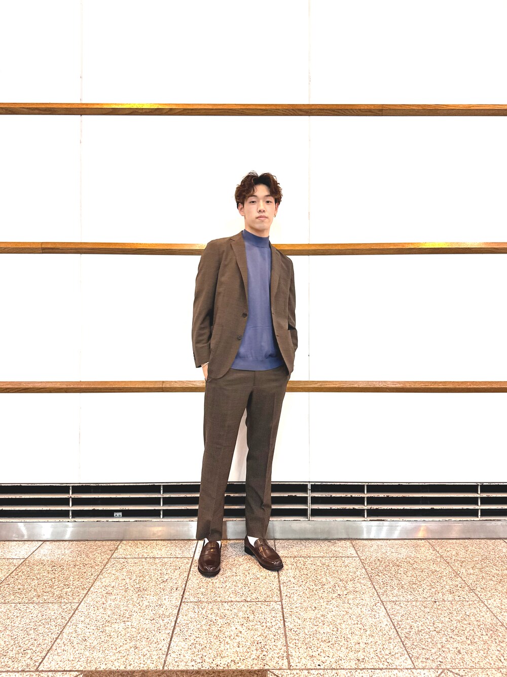 「いまどきジャケット写真、春服コーデ、メンズコーデ、大人カジュアル、ジャケパンスタイル、ジャケットスタイル、お洒落さんとつながりたい、レストランディナー、オールブラウン、休日スタイル」｜「green label relaxingのアイテム（テーラードジャケット、ブラウン系）」を使った、nagitoさん（メンズ・183cm）の春コーディネートの1枚目の写真
