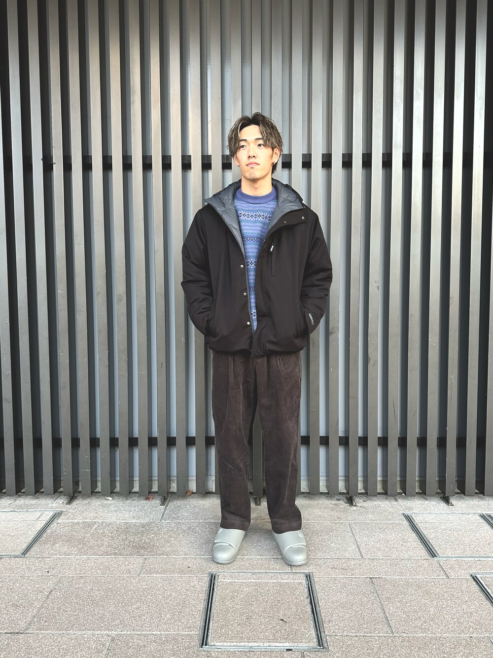 「クリスマスに着たい服、大人カジュアル、今日のコーデ、おしゃれさんと繋がりたい、秋冬コーデ、休日スタイル、ストリートコーデ、シティーボーイ、シティーボーイの休日、古着MIX」｜「green label relaxingのアイテム（ニット/セーター、ブルー系）」を使った、nagitoさん（メンズ・183cm）の冬コーディネートの1枚目の写真