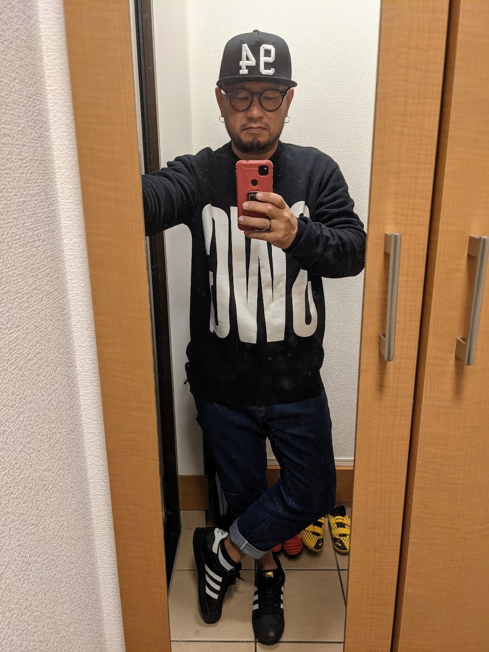 「SWAGGERのアイテム（スウェット、ブラック系）」を使った、YOSAKU☆TEEさん（メンズ・170cm）の春コーディネートの1枚目の写真