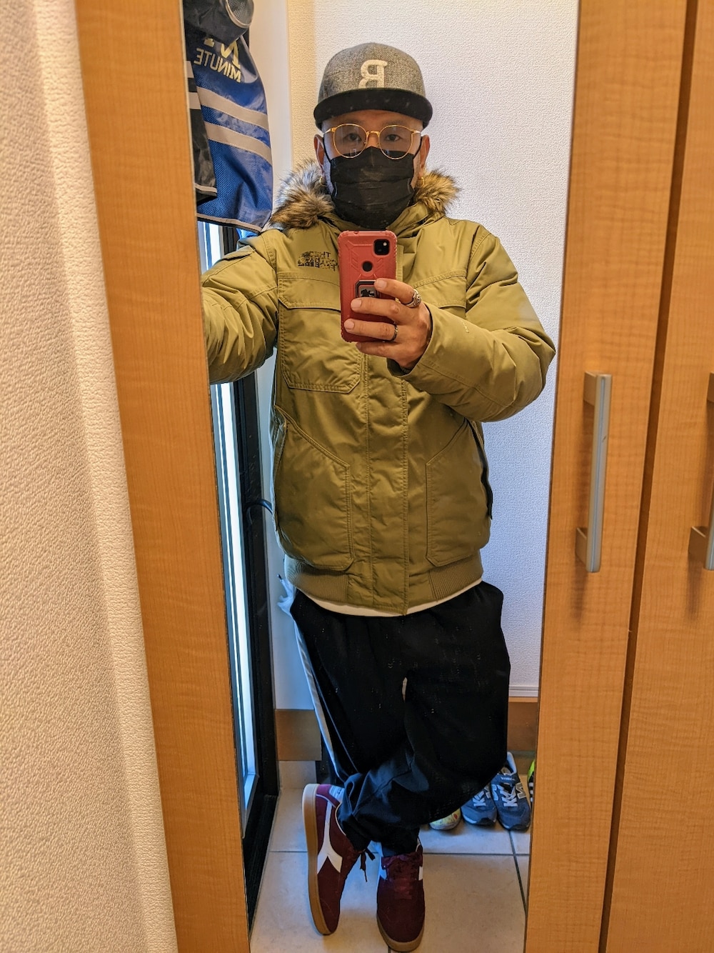 「THE NORTH FACEのアイテム（ミリタリージャケット、グリーン系）」を使った、YOSAKU☆TEEさん（メンズ・170cm）の冬コーディネートの1枚目の写真