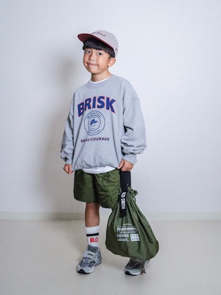 「ever closet(エバークローゼット)の【ヨレ知らず】主役になる グラフィック裏毛トレーナー(スウェット)」を使った、ma-kunさん(キッズ・120cm)の秋コーディネート