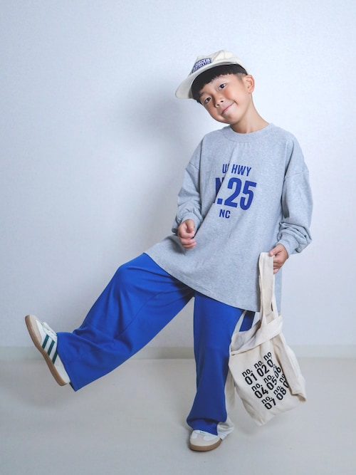「LOWRYS FARM（ローリーズファーム）のアソートプリントロンＴＬＳ　1049005（Tシャツ/カットソー）」を使った、ma-kunさん（キッズ・120cm）の秋コーディネート