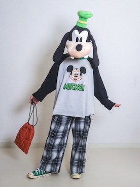 「LOWRYS FARM（ローリーズファーム）のDisney／ラグランT　1066190（Tシャツ/カットソー、グレー系）」を使った、ma-kunさん（キッズ・120cm）の秋コーディネート