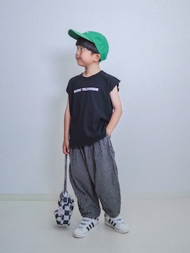 「LOWRYS FARM（ローリーズファーム）のＭＴＶプリントタンクトップ　668996（Tシャツ/カットソー、ブラック系）」を使った、ma-kunさん（キッズ・120cm）の春コーディネート