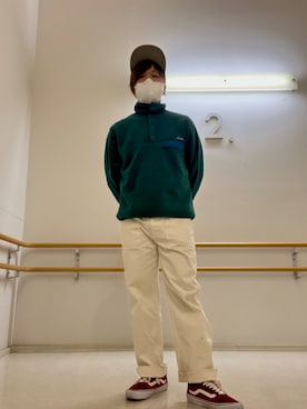 「オールドスクール」｜「アイテム（スウェット）」を使った、勝俣大地さん（メンズ・168cm）の春コーディネート