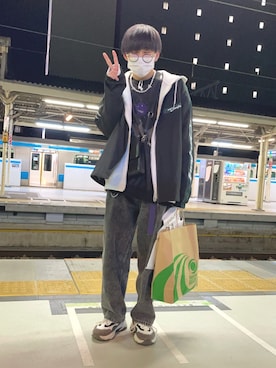 「SPINNS(スピンズ)のアイテム(パーカー)」を使った、reさん(メンズ・173cm)の冬コーディネート