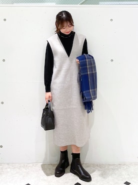 「タートルネック」｜「アイテム（ジャンパースカート）」を使った、AYANOさん（レディース・162cm）の冬コーディネート
