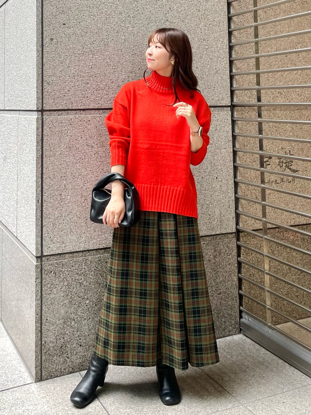 ROPE' PICNICのスカートを使った「赤ニット」の人気ファッション