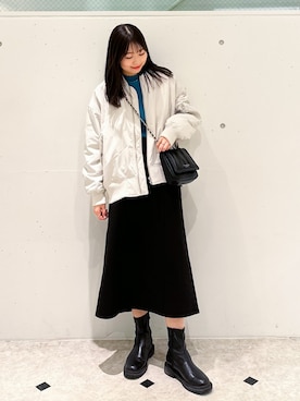 「ROPE' PICNIC（ロペピクニック）のアイテム（MA-1）」を使った、AYANOさん（レディース・162cm）の冬コーディネート