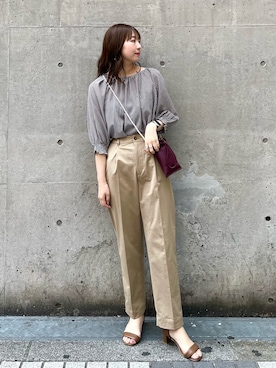 「アイテム（チノパンツ、イエロー系）」を使った、AYANOさん（レディース・162cm）の春コーディネート
