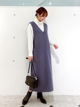 「タートルネック」｜「アイテム（ジャンパースカート）」を使った、AYANOさん（レディース・162cm）の冬コーディネート
