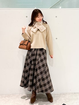 「ROPE' PICNIC（ロペピクニック）のリサイクルフェイクファーティペット（ストール/ショール）」を使った、AYANOさん（レディース・162cm）の冬コーディネート