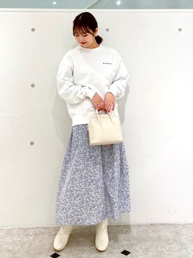 「アイテム（ブーツ、ホワイト系）」を使った、AYANOさん（レディース・162cm）の冬コーディネート