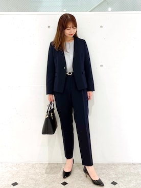 「カラーパンツ」｜「アイテム（ノーカラージャケット）」を使った、AYANOさん（レディース・162cm）の秋コーディネート