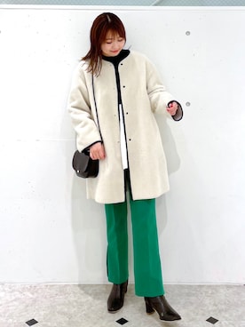「カラーパンツ」｜「アイテム（その他アウター）」を使った、AYANOさん（レディース・162cm）の冬コーディネート