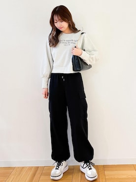 「24SS春の新作」｜「アイテム（スウェット）」を使った、AYANOさん（レディース・162cm）の冬コーディネート