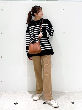 「アイテム（チノパンツ、イエロー系）」を使った、AYANOさん（レディース・162cm）の冬コーディネート