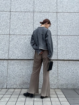 「サテンパンツ」｜「アイテム（デニムジャケット）」を使った、konomiさん（レディース・160cm）の秋コーディネート