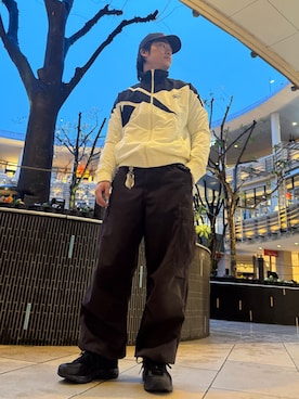 「Reebok（リーボック）のアイテム（ジャケット/アウター）」を使った、samさん（メンズ・172cm）の春コーディネート