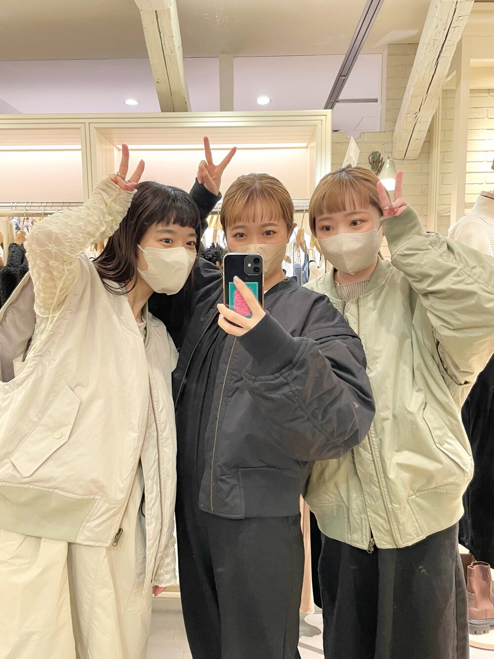 「WEARハロウィン2022、秋服、オトナカジュアル、大人コーデ、低身長、オトナ女子、アウター、ブルゾン、リバーシブル、ベスト、ベストコーデ、冬コーデ、おそろコーデ、ビッグシルエット」｜「Kastaneの【サイズ展開あり】リバーシブルマルチウェイブルゾン（ブルゾン、ブラック系）」を使った、harukaさん（レディース・155cm）の秋コーディネートの1枚目の写真