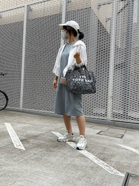 「MARC JACOBS（マークジェイコブス）のアイテム（トートバッグ）」を使った、おかきょんさん（レディース・160cm）の夏コーディネート