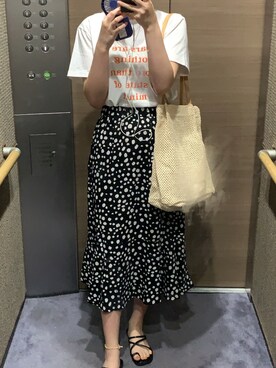 「SHIENのアイテム（スカート、ブラック系）」を使った、momokaさん（レディース・157cm）の夏コーディネート