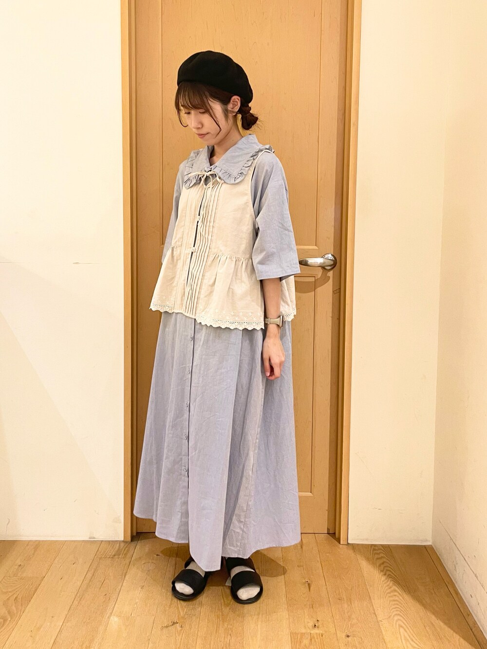 「おでかけコーデ、夏コーデ、ラクチンコーデ、オトナ女子、ロングワンピース、ワンピース、Samansa Mos2、ベスト」｜「Samansa Mos2のスカラップレースリボンベスト（ベスト、ホワイト系）」を使った、ミカさん（レディース・164cm）の夏コーディネートの1枚目の写真