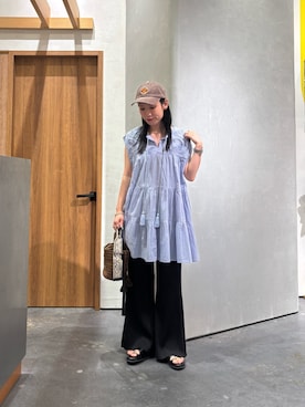 「CIAOPANIC TYPY（チャオパニックティピー）の【India】ハシゴレースティアードチュニックワンピ（シャツ/ブラウス、ブルー系）」を使った、速見ちひろさん（レディース・163cm）の夏コーディネート