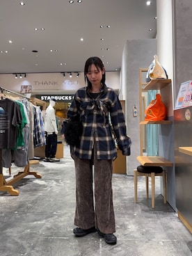 「アイテム（スラックス）」を使った、速見ちひろさん（レディース・163cm）の秋コーディネート