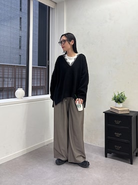「CIAOPANIC TYPY（チャオパニックティピー）の【一枚着るだけで大人な抜け感】/体系カバー/深Vレースドッキングオーバーニット（ニット/セーター、ブラック系）」を使った、速見ちひろさん（レディース・163cm）の秋コーディネート