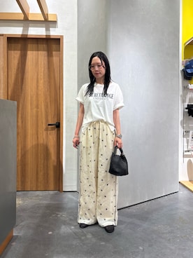 「CIAOPANIC TYPY（チャオパニックティピー）の【接触冷感】ロゴプリントTee（Tシャツ/カットソー、ホワイト系）」を使った、速見ちひろさん（レディース・163cm）の夏コーディネート