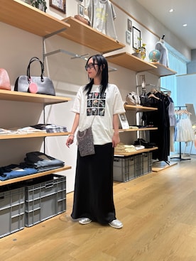 「CIAOPANIC TYPY（チャオパニックティピー）の【UNISEX】【プラスサイズあり】フラワーコレクションTEE（Tシャツ/カットソー、ホワイト系）」を使った、速見ちひろさん（レディース・163cm）の春コーディネート