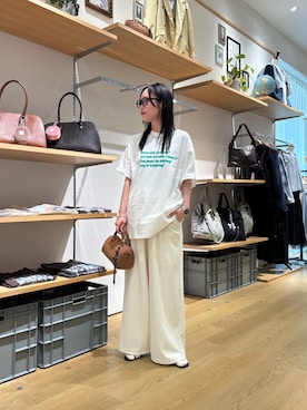「CIAOPANIC TYPY（チャオパニックティピー）の【UNISEX】【プラスサイズあり】ポコポコメッセージロゴTEE（Tシャツ/カットソー、ホワイト系）」を使った、速見ちひろさん（レディース・163cm）の春コーディネート
