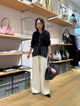 「CIAOPANIC TYPY（チャオパニックティピー）の襟付きプリーツカットレースシアーカーデ（Tシャツ/カットソー、ブラック系）」を使った、速見ちひろさん（レディース・163cm）の春コーディネート
