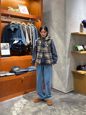 「アイテム（サンダル）」を使った、速見ちひろさん（レディース・163cm）の秋コーディネート