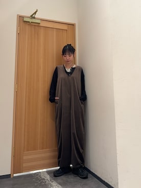 「秋服」｜「アイテム（つなぎ/オールインワン）」を使った、速見ちひろさん（レディース・163cm）の秋コーディネート
