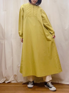 「ITEMS URBANRESEARCH（アイテムズ アーバンリサーチ）のアイテム（シャツワンピース）」を使った、MAEDA KANAさん（レディース・163cm）の秋コーディネート