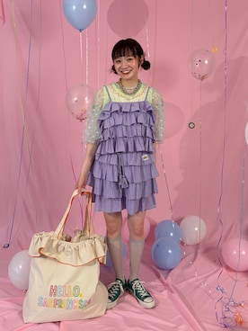 「HELLO.SANFRANCISCO（ハローサンフランシスコ）の【HELLO.SANFRANCISCO/ハローサンフランシスコ】ロゴプリントうねうねリブタンク（キャミソール、ホワイト系）」を使った、つぐみさん（レディース・162cm）の夏コーディネート