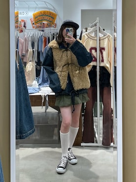 「アイテム（キャップ）」を使った、つぐみさん（レディース・162cm・20代）の秋コーディネート